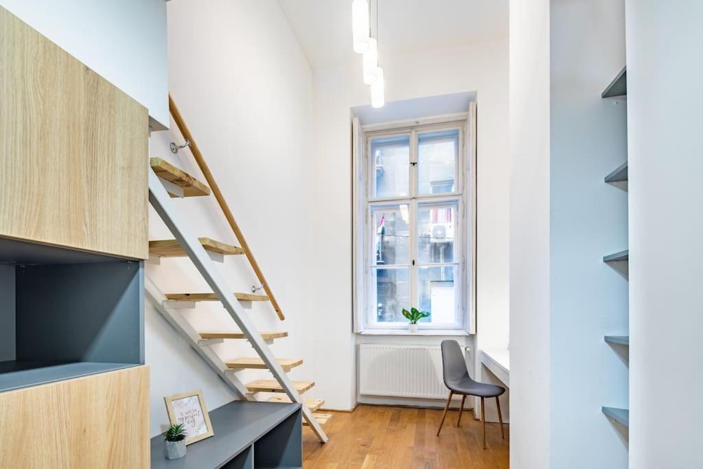 Apartment Cityscape Budget Heaven *