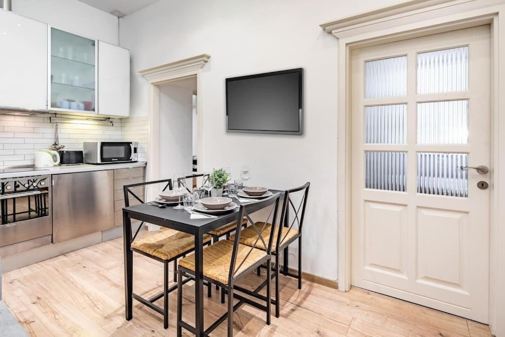 Cityscape Budget Heaven Apartment *