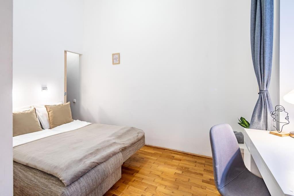 Cityscape Budget Heaven Apartment Budapest